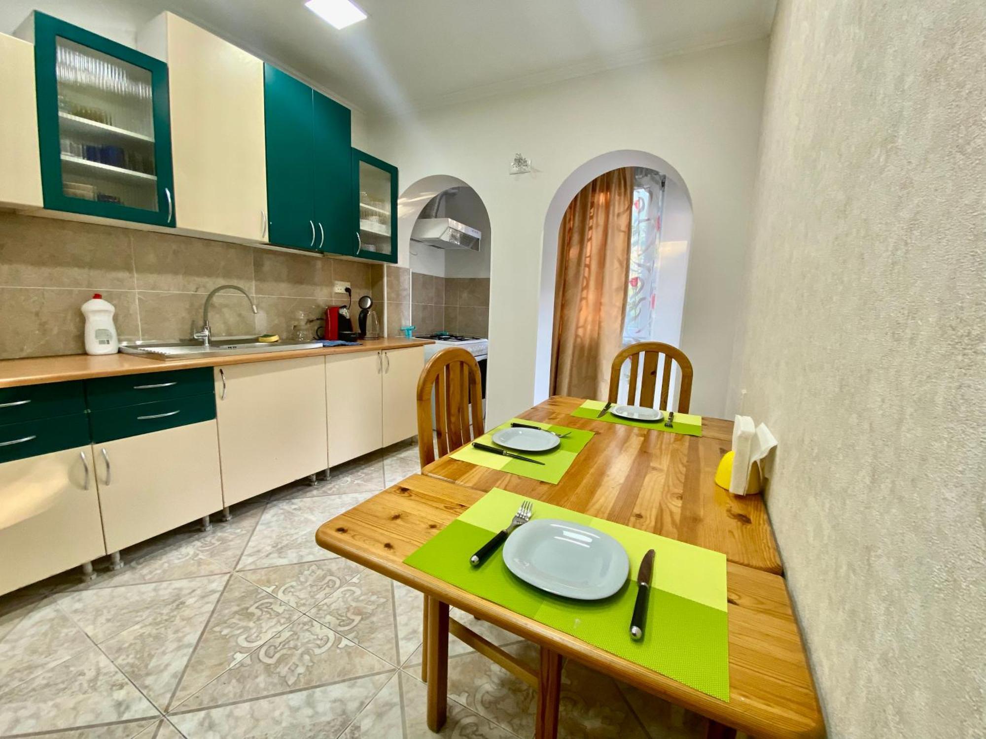 Spacious Dinamo Apartment Тбилиси Экстерьер фото