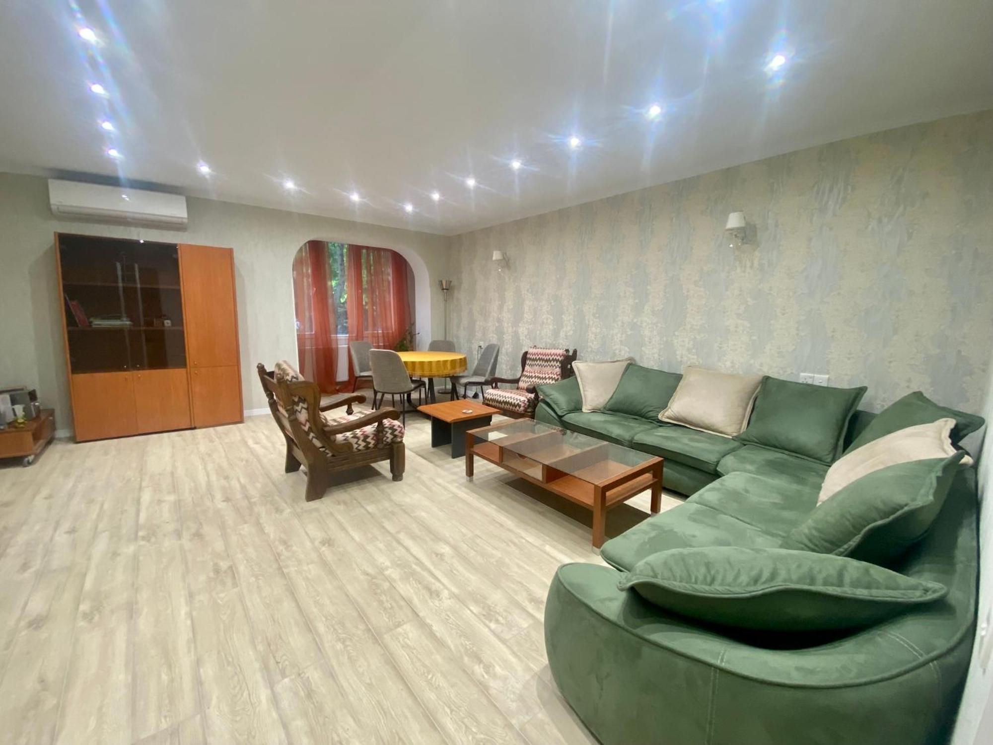 Spacious Dinamo Apartment Тбилиси Экстерьер фото