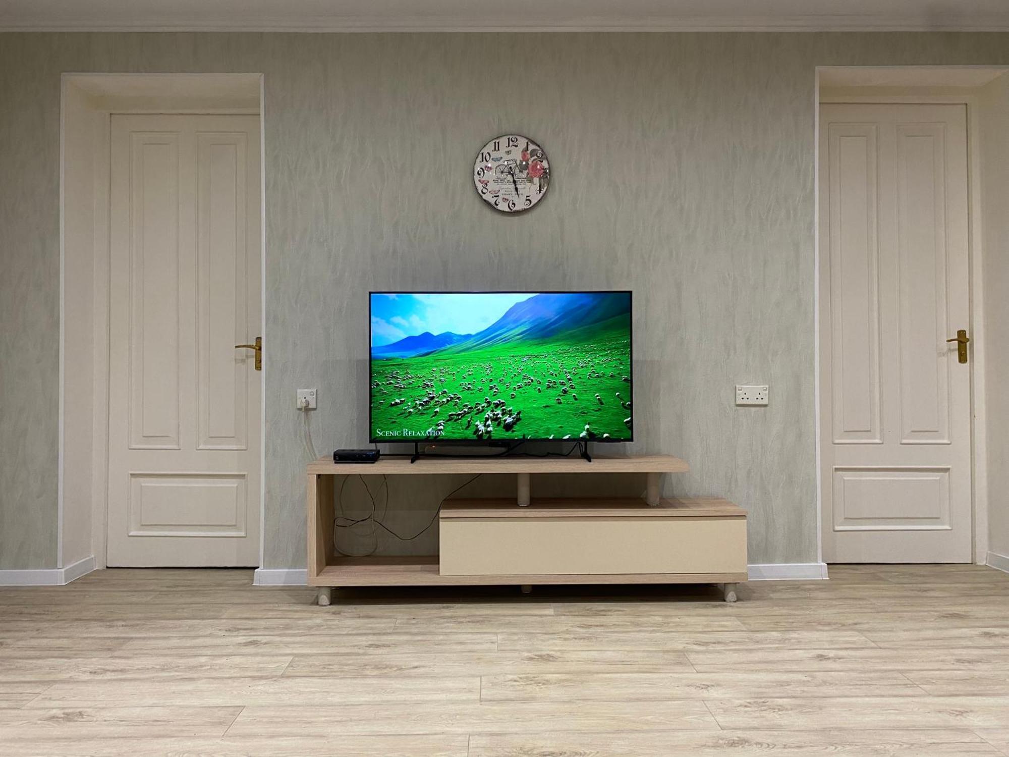 Spacious Dinamo Apartment Тбилиси Экстерьер фото
